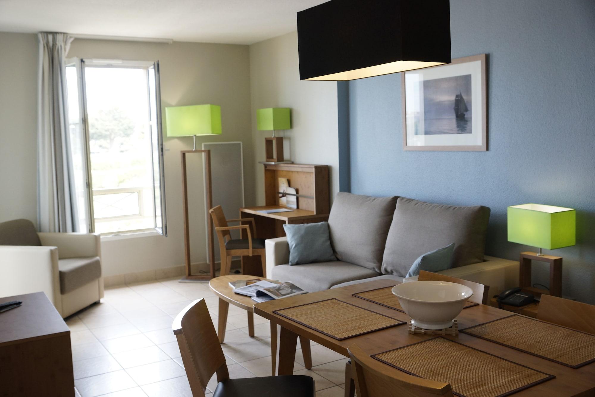 Reine Marine Apartahotel 4*