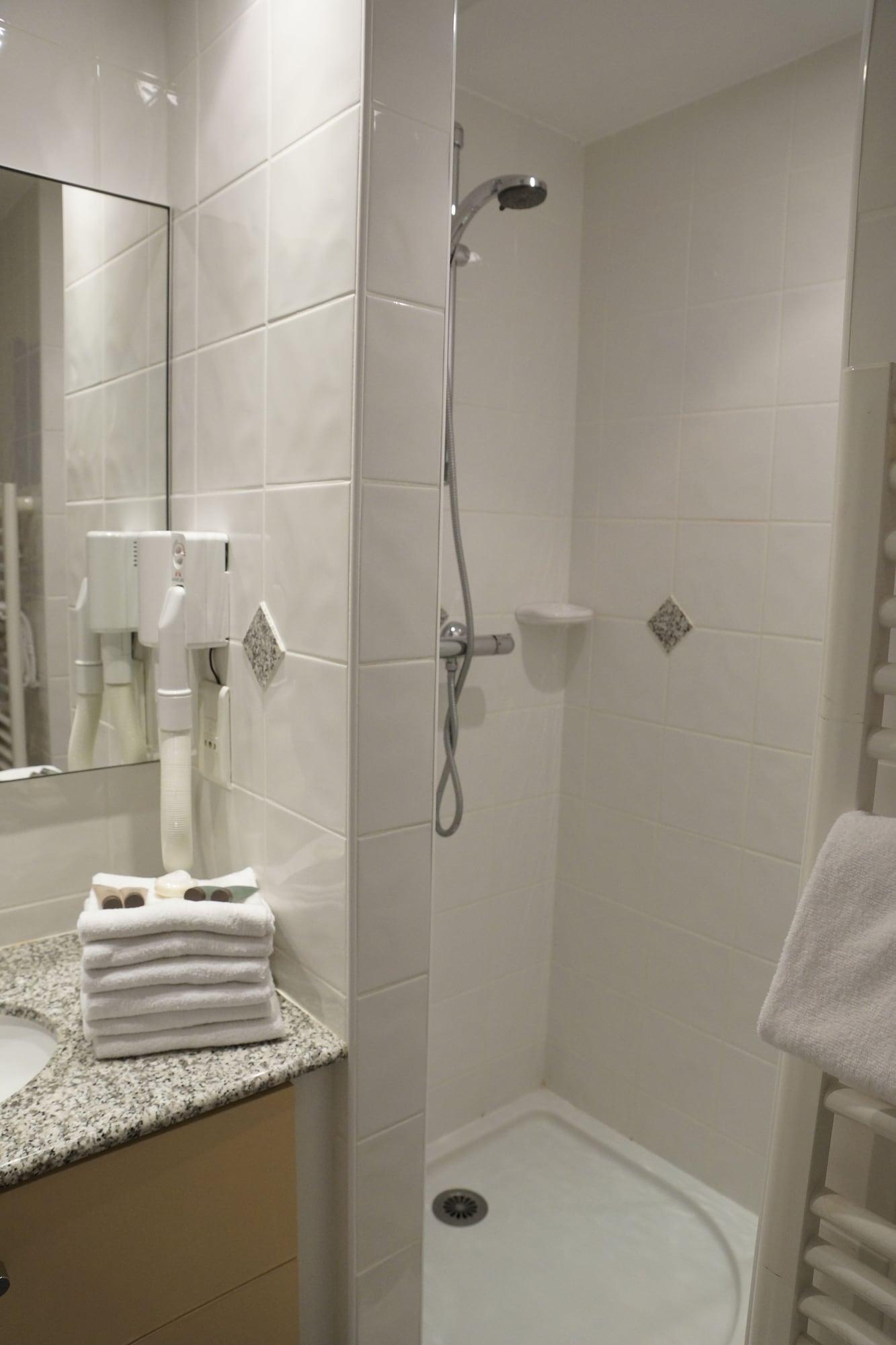 Reine Marine Aparthotel 4*