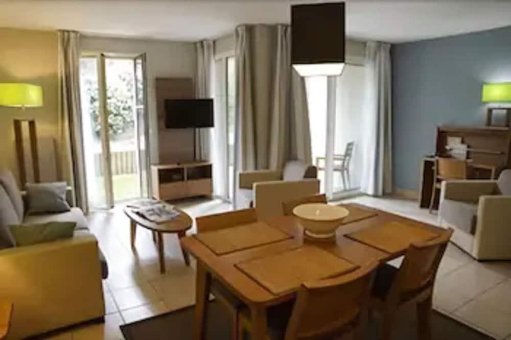 Reine Marine Aparthotel
