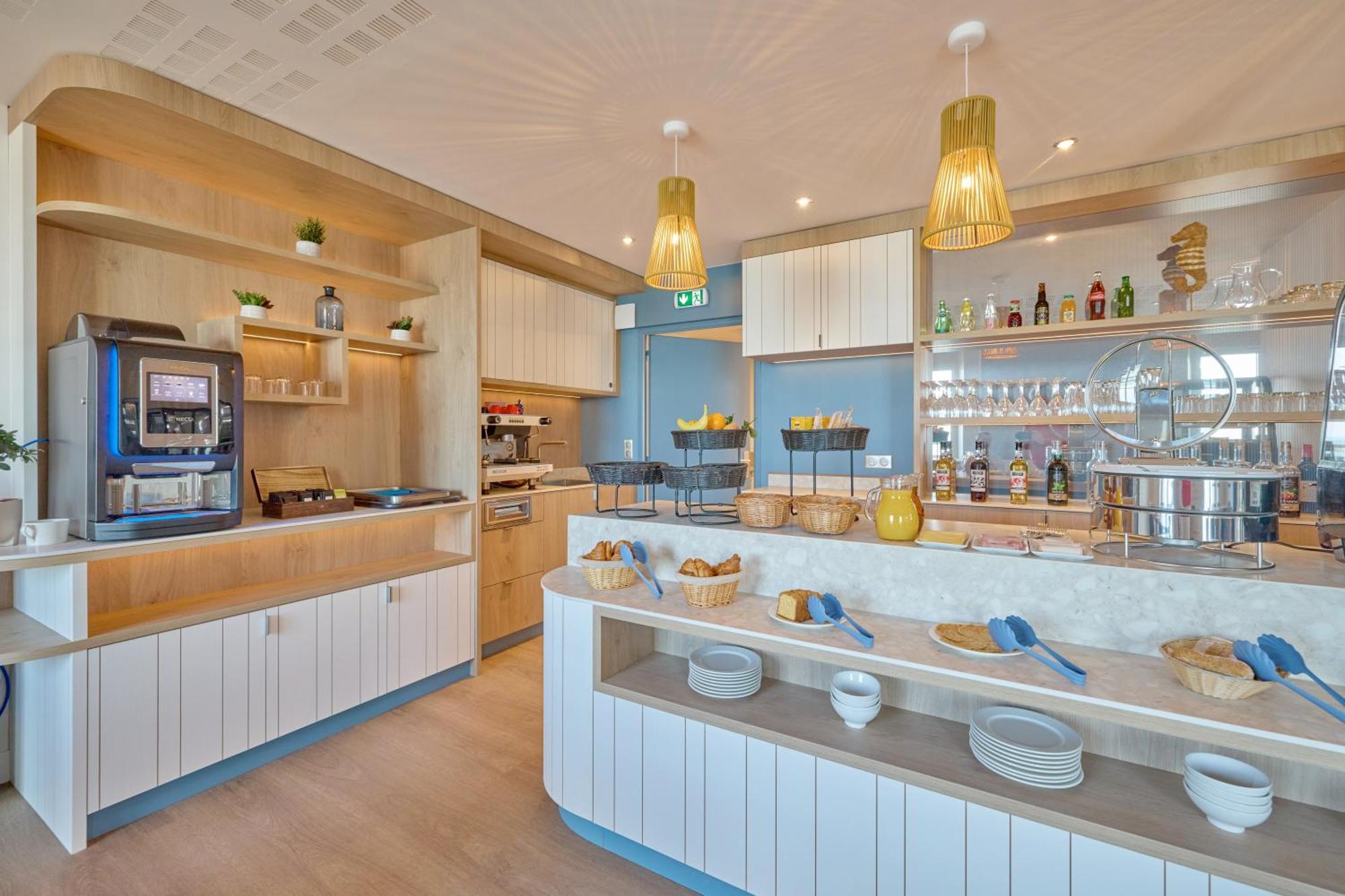 Reine Marine Apartahotel 4*